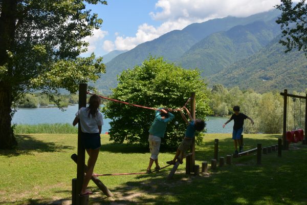 Jeux pour enfants au Lac des Hurtières