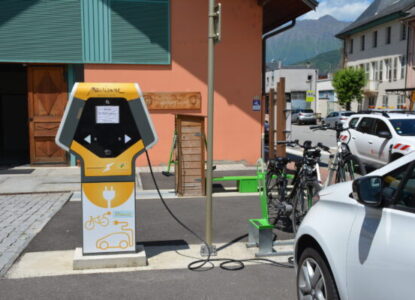 Borne recharge voiture