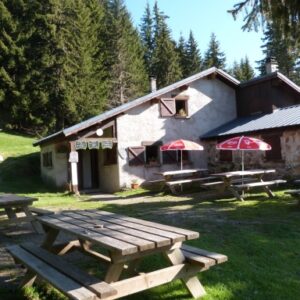 Refuge du Crêt du Poulet (Crêts)